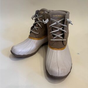 Sperry Top Women's Saltwater Grid Leather Duck Boot Ivory Size 8